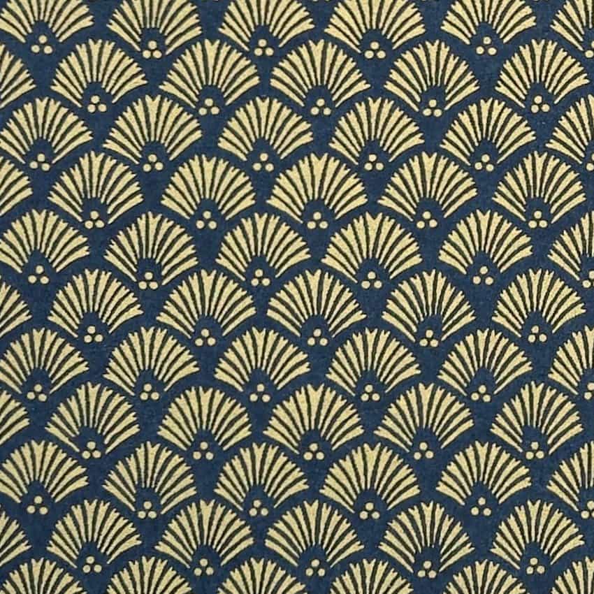 Seigaiha gold auf blau – handbedrucktes Washi-Papier